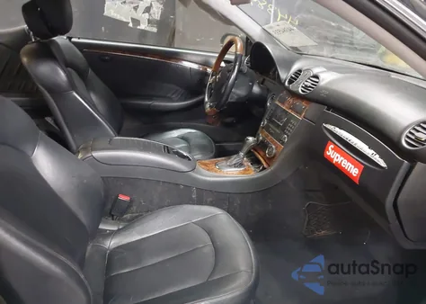 2009 Mercedes-Benz Clk 350 z USA, uszkodzony, nr VIN WDBTJ56HX9F268115